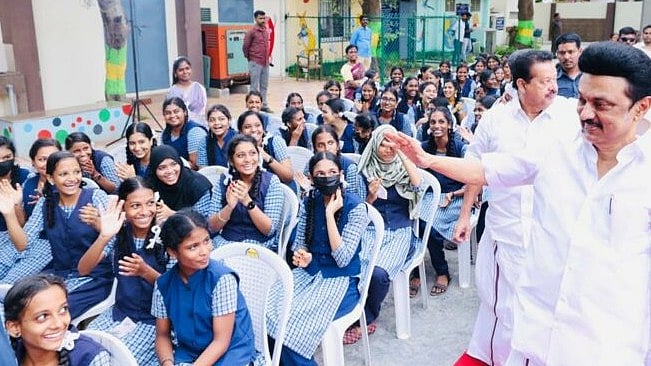 ரூ.5 லட்சமாக உயர்ந்த கல்விக்கடன் : மாணவர்களுக்கு மகிழ்ச்சியான செய்தி சொன்ன அமைச்சர் பெரியகருப்பன்!