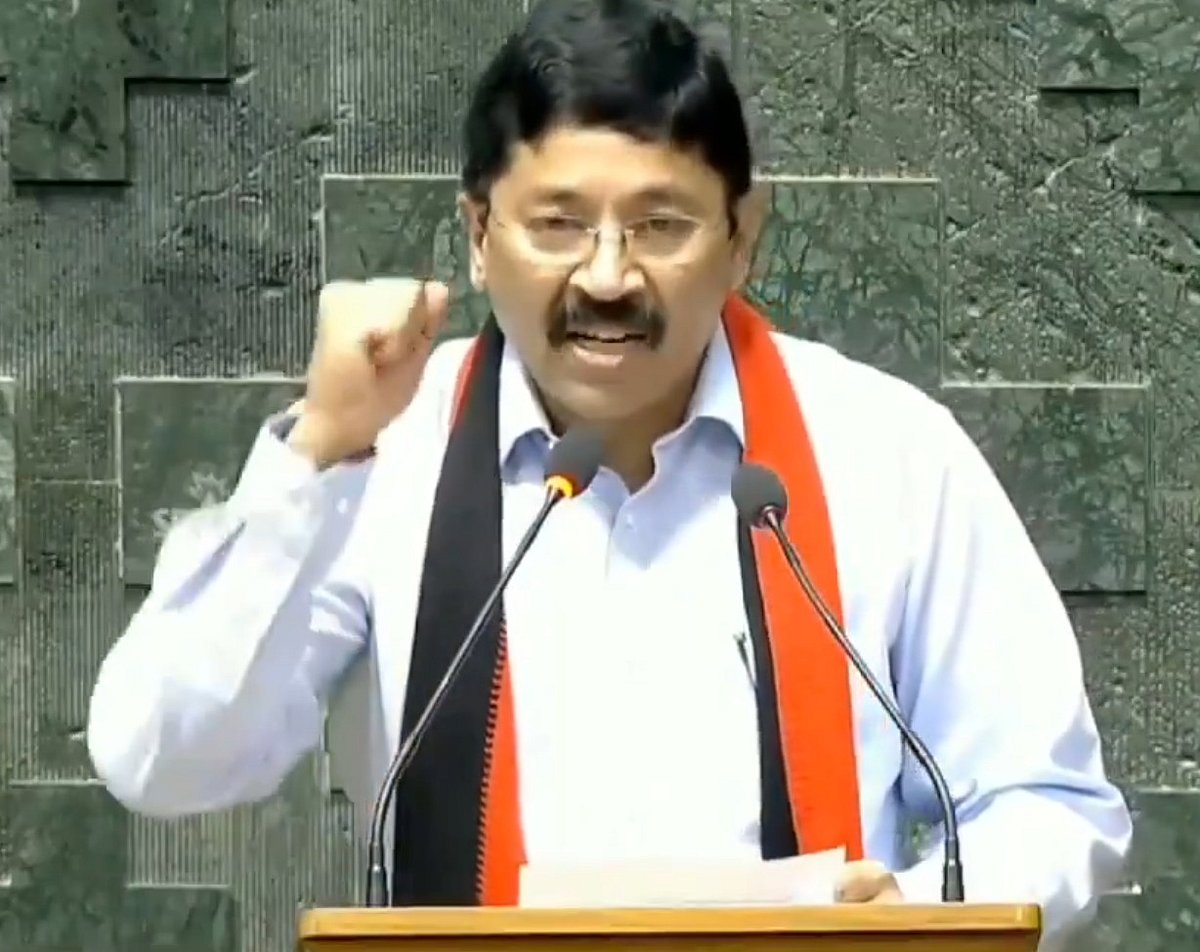 மக்களவையில் நீட் தேர்வுக்கு எதிர்ப்பு... பதவி பிரமாணம் செய்யும்போது தயாநிதி மாறன் எம்.பி. முழக்கம்!