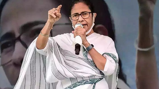 ”2 மாதங்களுக்கு முன்பு வீட்டிலேயே தயாரிக்கப்படும் EXIT POLLS முடிவுகள்”  : மம்தா பானர்ஜி!