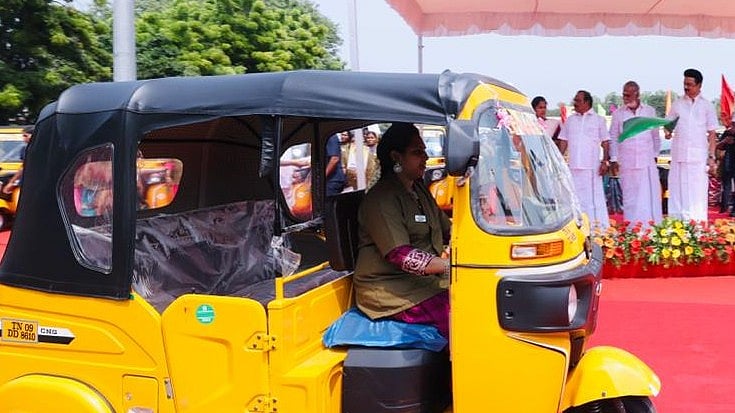 திருநங்கை ஆட்டோ ஓட்டுநர்களுக்கு ரூ. 1 லட்சம் மானியம் : பேரவையில் அமைச்சர் சி.வி.கணேசன் அறிவிப்பு!