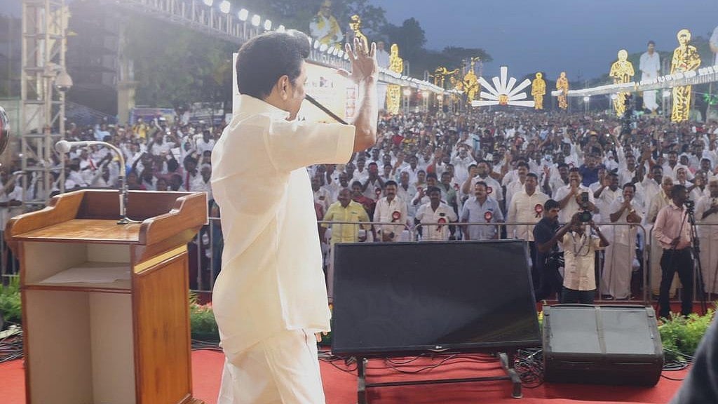 #ElectionResultsUpdates : தமிழ்நாட்டில் தி.மு.க கூட்டணி 38 இடங்களில் முன்னிலை!