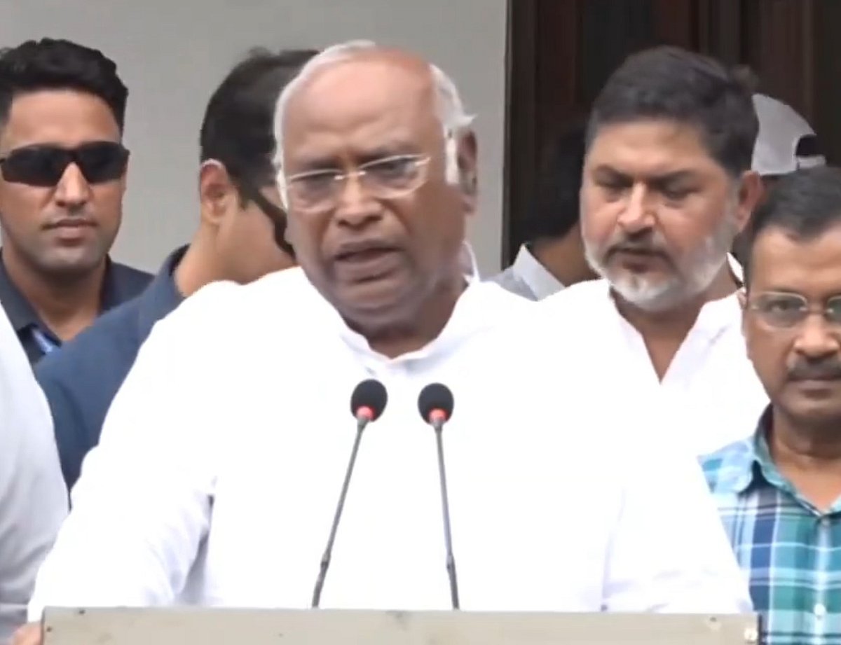 “உண்மையை சொல்ல வேண்டும்; மக்களின் சர்வே எங்களிடம் உள்ளது” - ஊடகங்களுக்கு கார்கே வலியுறுத்தல்!