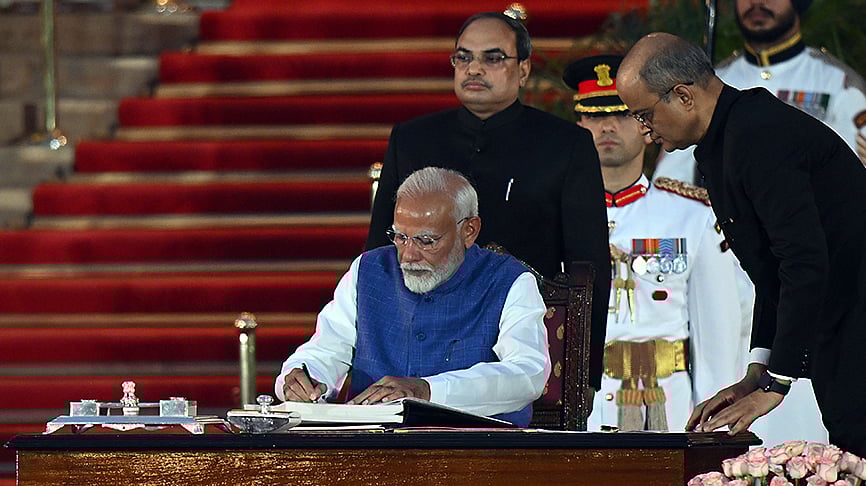 3 நாட்களில் 3-வது சம்பவம்.. மோடியின் ஹாட்ரிக் ஆட்சியில் வீக் ஆக இருக்கும் கட்டுமானப் பணிகள் !