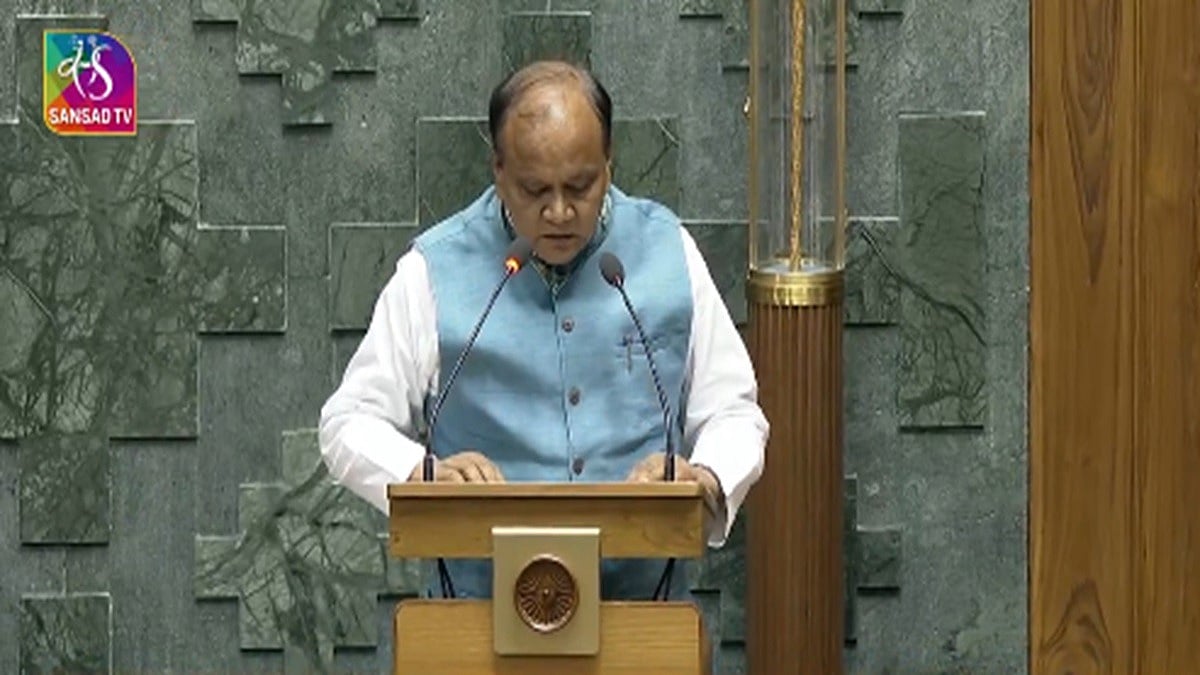 ‘ஜெய் இந்துராஷ்டிரா’ - திருந்தாத பாஜக... பதவியேற்பின்போது பாஜக எம்.பி. முழக்கத்தால் பரபர !