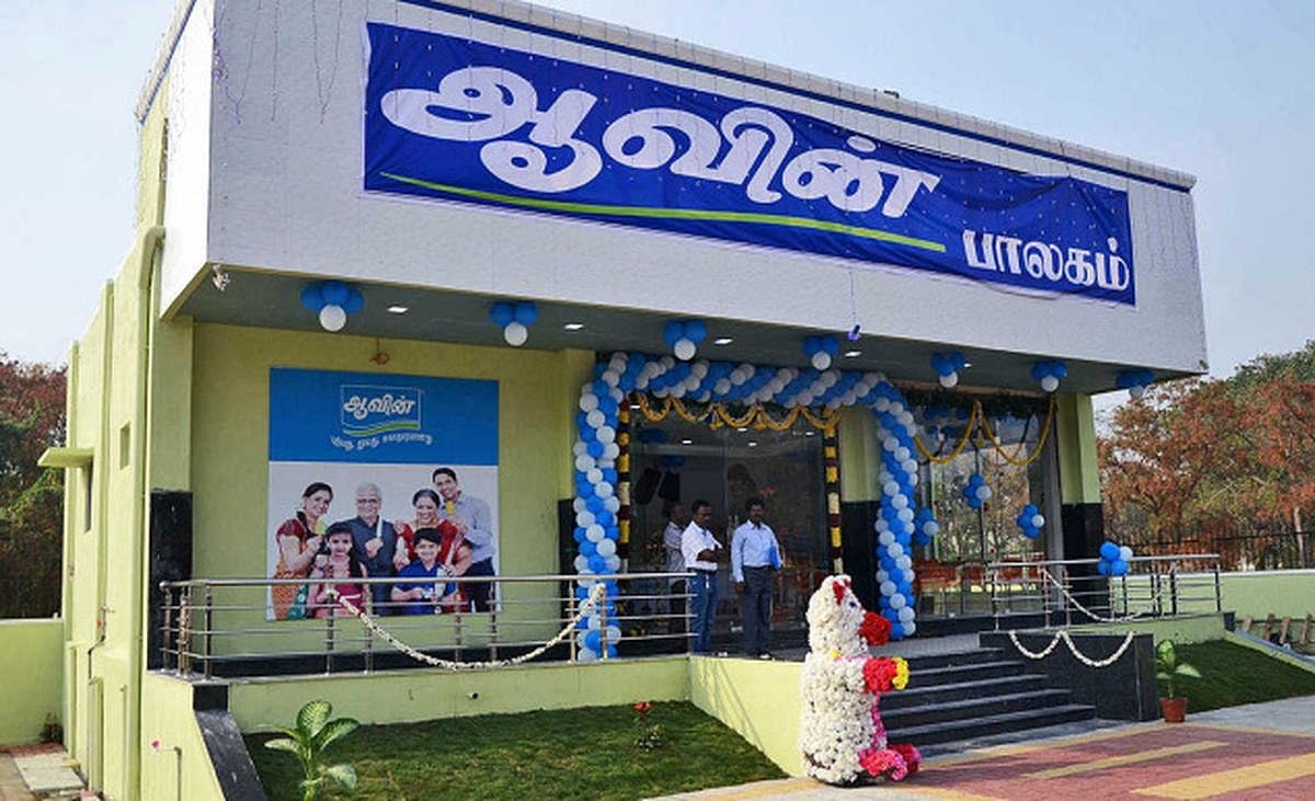 திராவிட மாடல் நாயகர் ஆட்சியில் ஆவின் பால் உற்பத்தியில் புதிய சாதனை - தமிழ்நாடு அரசு பாராட்டு !