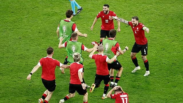 EURO 2024 : போர்த்துக்கல் அணியை வீழ்த்திய கத்துக்குட்டி ஜார்ஜியா... Knock Out-க்கு முன்னேறிய அணிகள் என்ன?