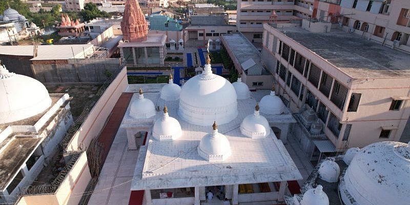 குஜராத்திலும் கோவிலாக மாறும் மசூதி : எதிர்குரல் எழுப்புவோர் சிறையில் அடைக்கப்படும் அவலம்!