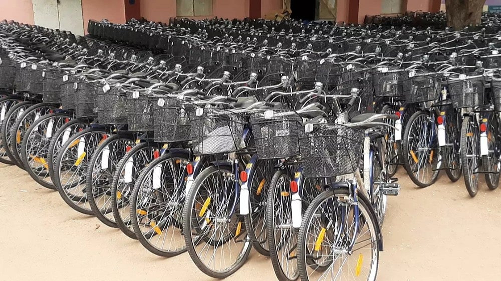 மாணவர்களுக்கு வழங்கும் மிதிவண்டிகள் தரமானவையே... தவறாக பரவும் செய்திக்கு தமிழ்நாடு அரசு விளக்கம் !