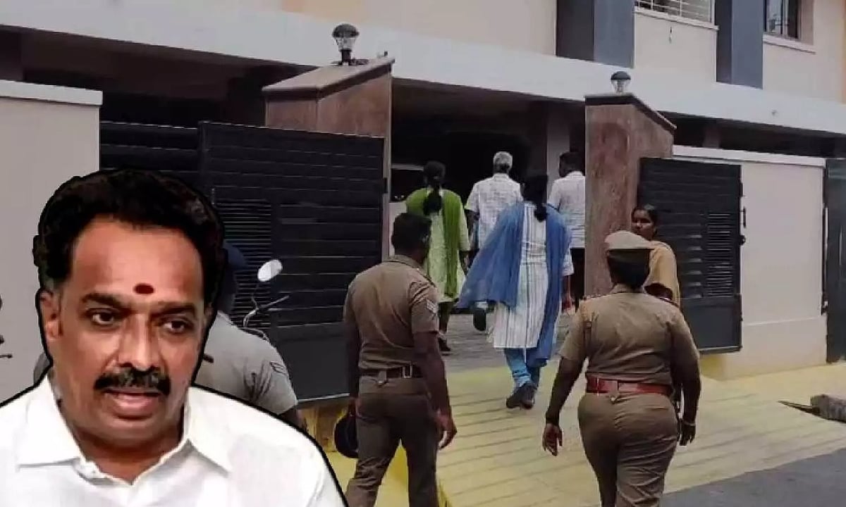 நில மோசடி : 25 நாட்களாக தலைமறைவு... முன் ஜாமீனும் மறுப்பு... தொடரும் சோதனை - சிக்கலில் MR விஜயபாஸ்கர்!