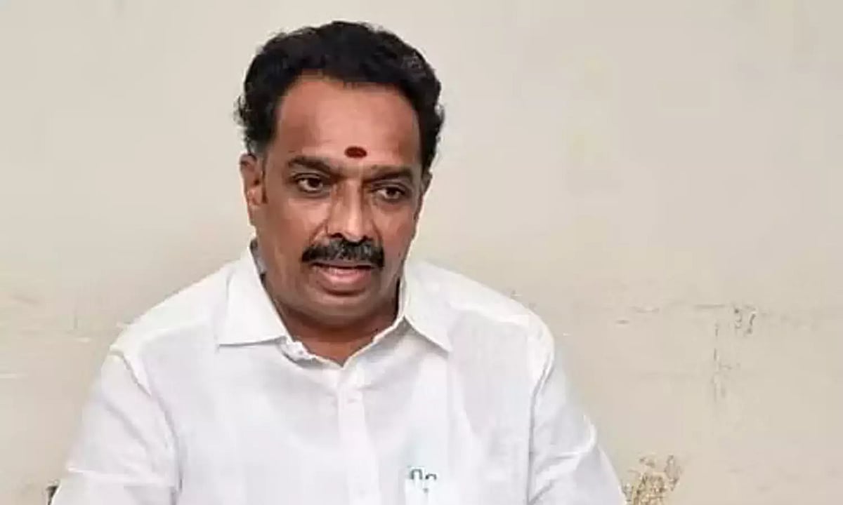 போலி ஆவண மோசடி : அதிமுக முன்னாள் அமைச்சர் எம்.ஆர். விஜயபாஸ்கரின் முன்ஜாமீன் மனுக்கள் தள்ளுபடி ! 