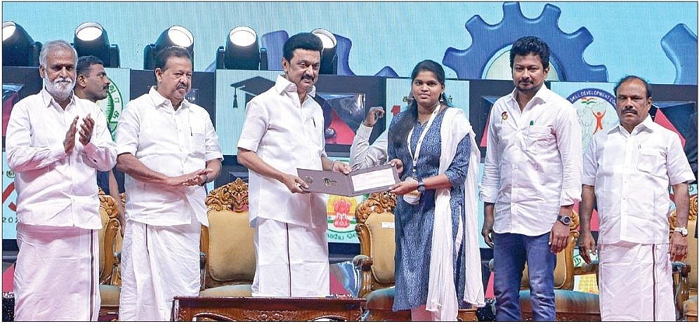 3 ஆண்டுகள் : விக்கிரவாண்டி தொகுதியில் திராவிட மாடல் அரசு நிறைவேற்றிய முத்தான திட்டங்கள் இதோ!