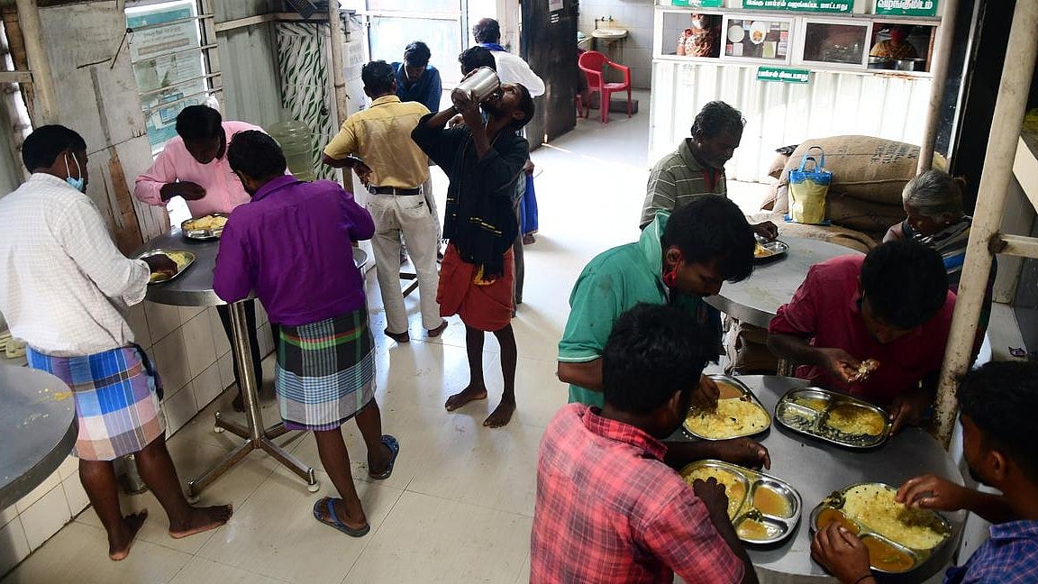 அம்மா உணவகங்களில் பணிபுரியும் ஊழியர்களுக்கு ஊதிய உயர்வு : சென்னை மாநகராட்சி வெளியிட்ட அறிவிப்பு என்ன?