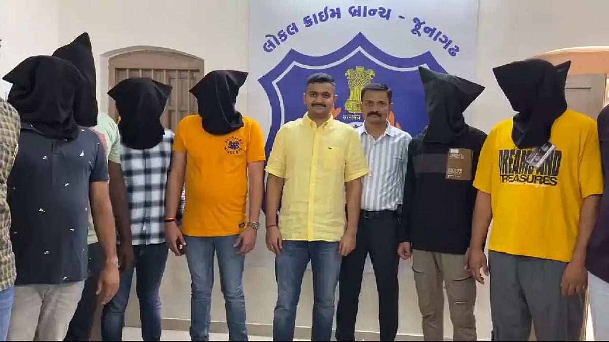 தலித் மாணவ தலைவர் கொலை முயற்சியில் கைது : சிரித்துக்கொண்டே சிறைக்கு சென்ற பாஜக MLA மகன்..  வீடியோ !