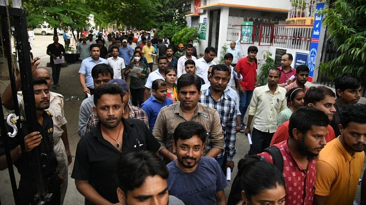 நீட் முறைகேட்டை தொடர்ந்து பீகார் ஆசிரியர் தேர்விலும் முறைகேடு : அதிரடியாக கைது செய்யப்பட்ட 17 பேர் !