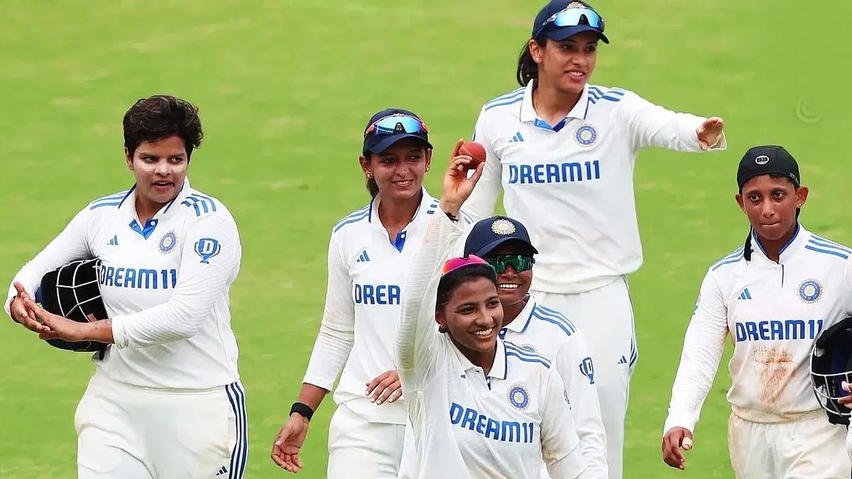 T20 தொடரை தொடர்ந்து டெஸ்ட் தொடர்... தென்னாப்பிரிக்க அணியை வீழ்த்தி சாதனை படைத்த இந்திய மகளிர் அணி !