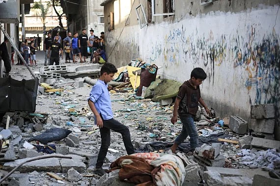 "இஸ்ரேல் தாக்குதலால் காசாவில் உள்ள 10-ல் 9 பேர் இடம்பெயர்ந்துள்ளனர்" - ஐ.நா வெளியிட்ட தகவலால் அதிர்ச்சி !