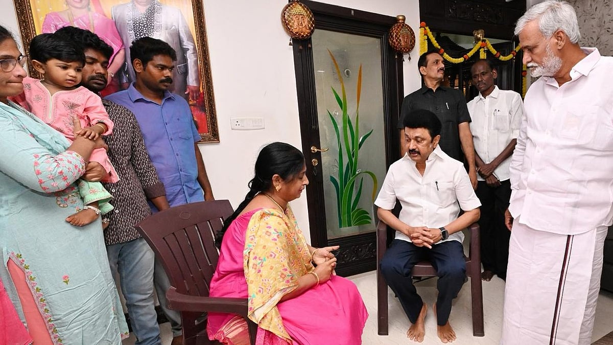 மறைந்த BSP மாநில தலைவர் ஆம்ஸ்ட்ராங்கின் குடும்பத்தினருக்கு முதலமைச்சர் நேரில் ஆறுதல்!