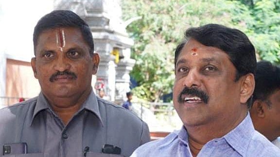 பெட்டிக்கடையில் ரூ.15000 பணம் பறிப்பு : பா.ஜ.க நிர்வாகி கைது!