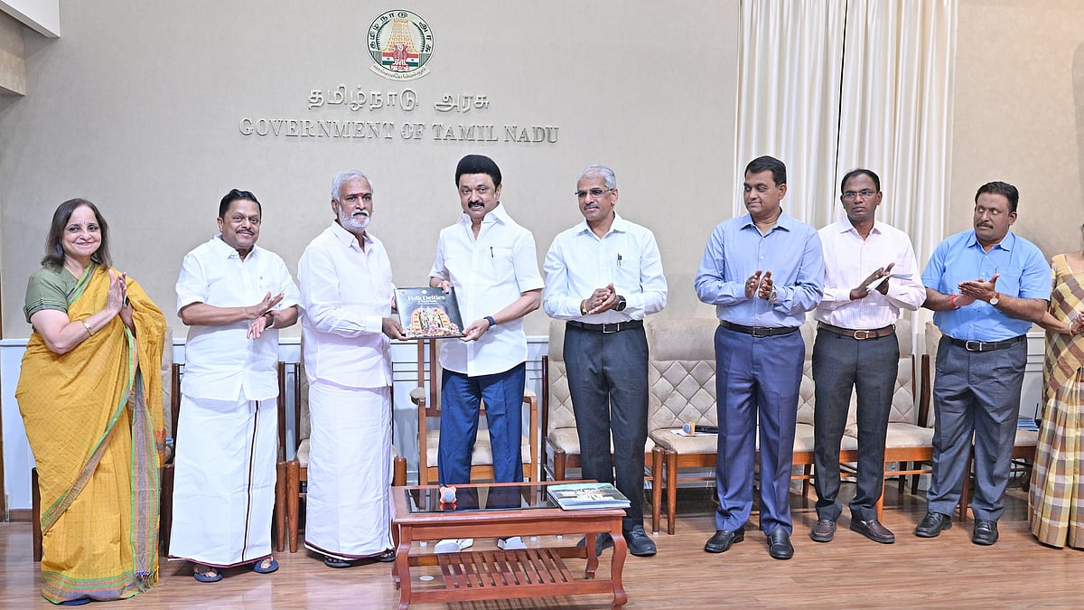 தமிழ்நாட்டின் வரலாறு மற்றும் நாட்டார் தெய்வங்களைப் பற்றிய நூல்கள் வெளியீடு !