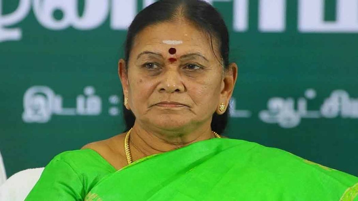 வேலைவாங்கித் தருவதாக கூறி லட்சக்கணக்கில் மோசடி : அதிமுக முன்னாள் அமைச்சர் சரோஜாவின் மனு தள்ளுபடி !