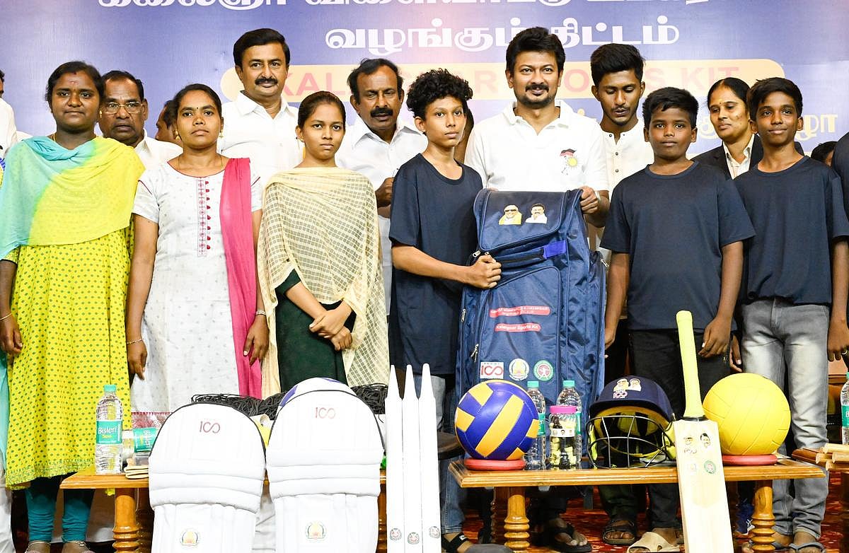 மாணவர்களுக்கு அனைத்து உதவிகளையும் செய்ய தமிழ்நாடு அரசு தயாராக இருக்கிறது - அமைச்சர் உதயநிதி ஸ்டாலின் !