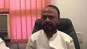 "15 நாள்களுக்குள் என்னை ஆளுநராக நியமிக்கவேண்டும்" - பாஜகவுக்கு சிவசேனா முன்னாள் எம்.பி எச்சரிக்கை ! 
