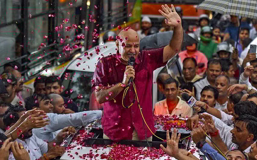 1.5 ஆண்டுகளுக்கு பிறகு... ஜாமீனில் வெளியே வந்தார் டெல்லி முன்னாள் துணை முதல்வர் மணீஷ் சிசோடியா !