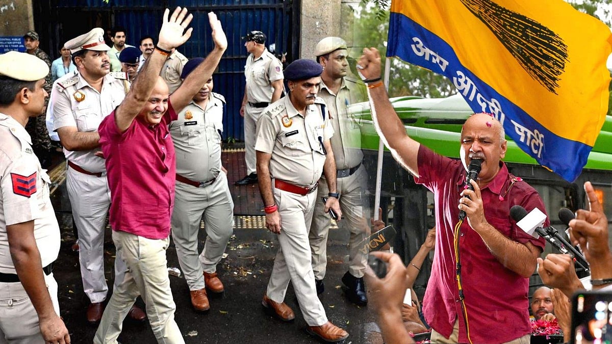 1.5 ஆண்டுகளுக்கு பிறகு... ஜாமீனில் வெளியே வந்தார் டெல்லி முன்னாள் துணை முதல்வர் மணீஷ் சிசோடியா !