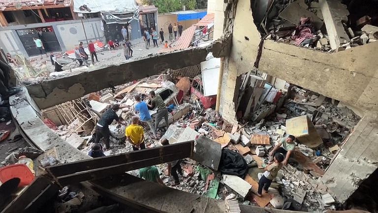 அகதிகள் முகாமில் இஸ்ரேல் மீண்டும் தாக்குதல் : 100க்கும் மேற்பட்ட பொதுமக்கள் பலி... இஸ்ரேல் கூறியது என்ன ?