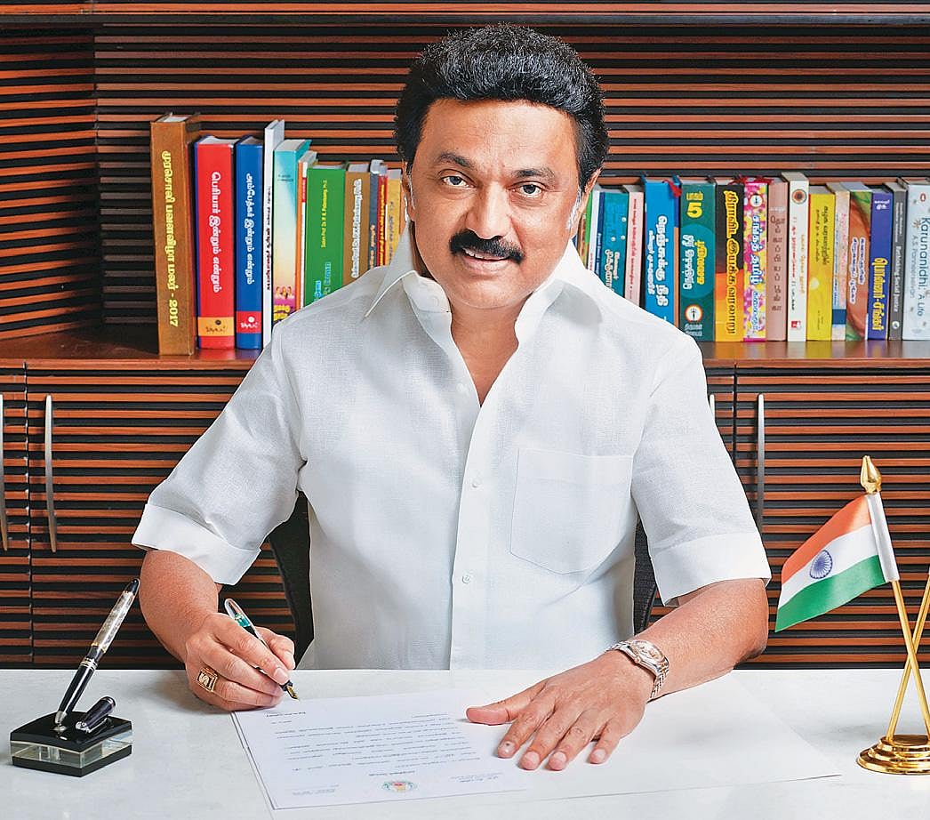 “தலைசிறந்த மூன்றாண்டு! தலைநிமிர்ந்த தமிழ்நாடு!” - மூன்றாண்டு சாதனை மலரை முதலமைச்சர் வெளியிட்டார்!