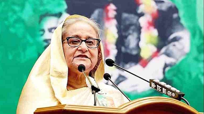 "ஒரே இரவில் இராணுவத்தால் அழிக்கப்பட்டது என் குடும்பம்" - ஷேக் ஹசீனா கூறியது என்ன ? 