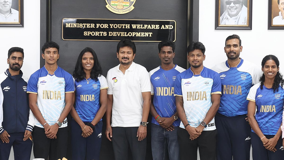 ஒலிம்பிக்கில் பங்கேற்ற  தமிழ்நாடு வீரர்களுக்கு தலா ரூ. 1 இலட்சம் பரிசு! : தமிழ்நாடு தடகள சங்கம் வழங்கல்!
