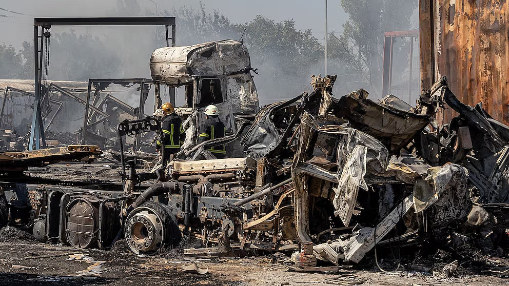 ஒரே நேரத்தில் உக்ரைனின் ஏராளாமான நகரங்களில் ரஷ்யா தாக்குதல் : பலத்த சேதத்தை சந்தித்த உக்ரைன் !