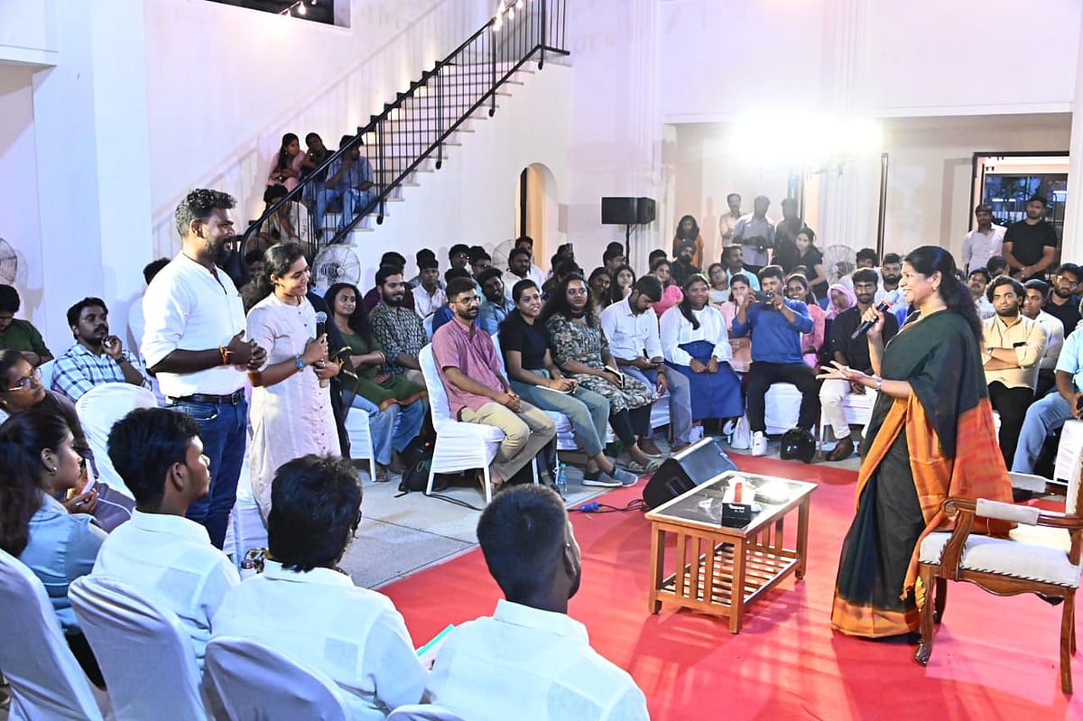 “விமர்சனங்களுக்கு செயல்கள் மூலம் பதிலளிக்க வேண்டும்!” : இளைஞர்களிடையே கனிமொழி எம்.பி கலந்துரையாடல்!