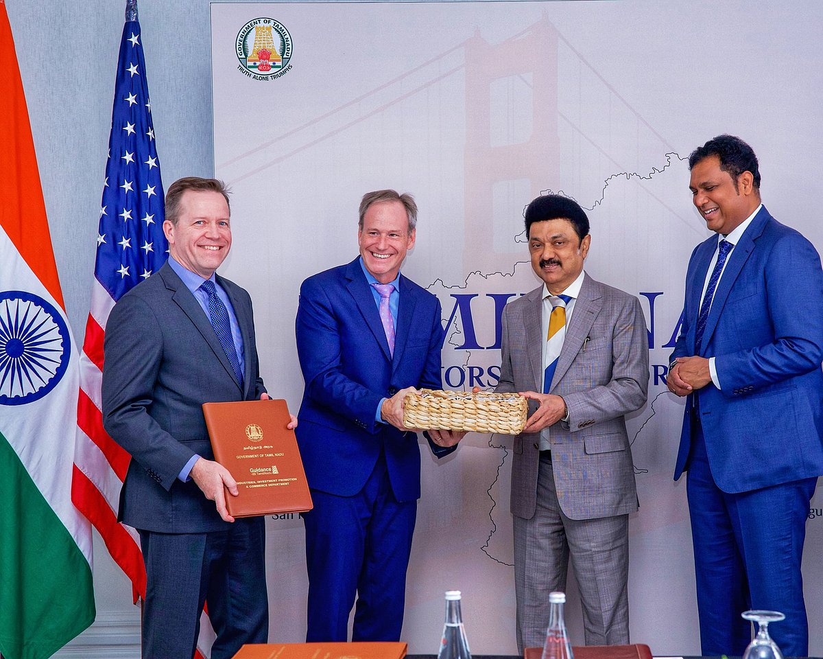 முதலீட்டாளர்களுக்கு முதலமைச்சர் மு.க.ஸ்டாலின் பரிசளித்த ‘தடம்’ பெட்டகம் - உள்ளே இருக்கும் பொருட்கள் என்ன?