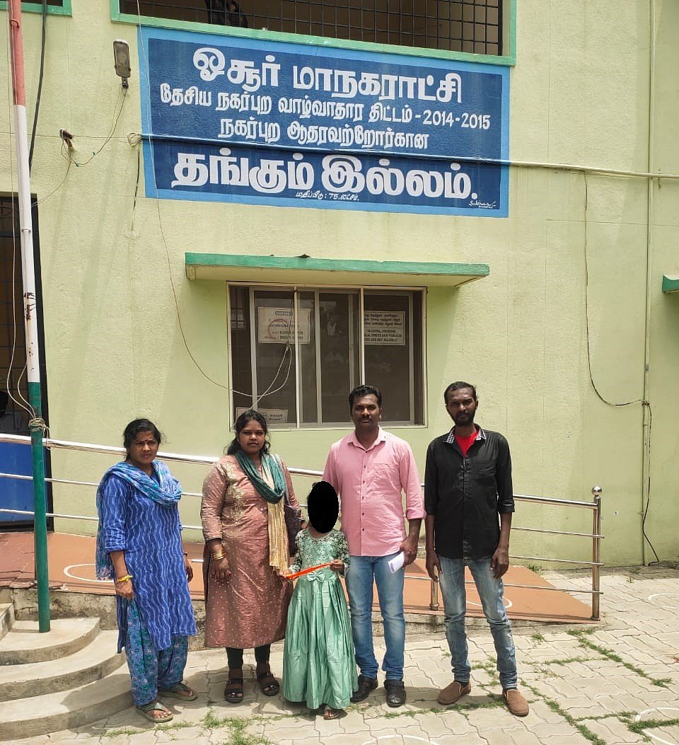 இரயில் நிலையத்தில் தொலைந்து போன சிறுமி... வெறும் 3 மணி நேரத்தில் தாயிடம் ஒப்படைத்த போலீஸ் !