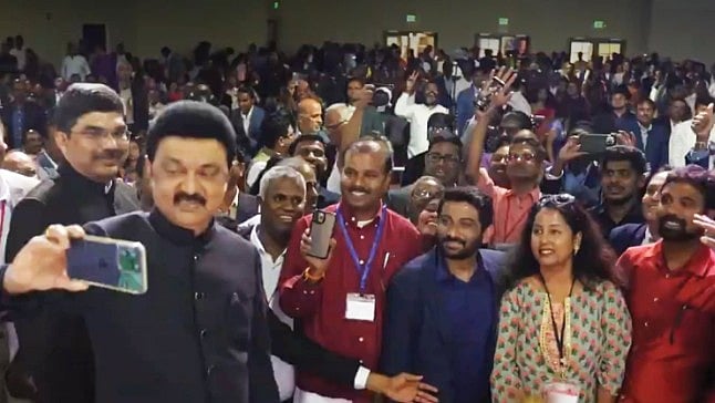 வாஞ்சையோடு என்னை அணைத்துக்கொள்ளும் நம் உறவுகள் : முதலமைச்சர் மு.க.ஸ்டாலின் நெகிழ்ச்சி!