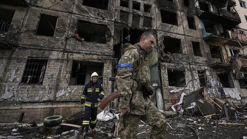 உக்ரைன் ராணுவ மையத்தின் மீது ரஷ்யா அதிரடி தாக்குதல் : 41 பேர் பலி, 180க்கும் மேற்பட்டோர் காயம் ! 