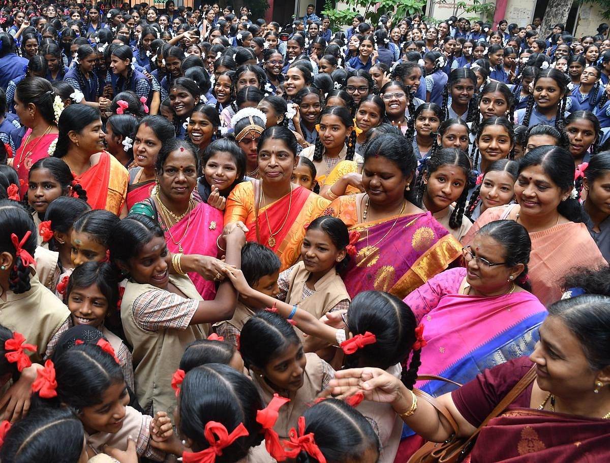 "எதிர்கால உலகத்தைச் சிரத்தையாய் செதுக்கும் சிற்பிகள்" - முதலமைச்சர் மு.க.ஸ்டாலின் ஆசிரியர் தின வாழ்த்து !