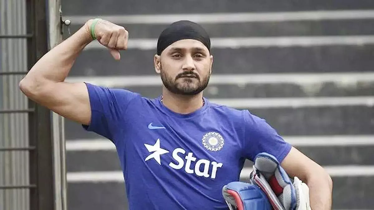 "இதை செய்தால் மட்டுமே நமது அணி பாகிஸ்தான் செல்லவேண்டும்" - ஹர்பஜன் சிங் கருத்து !