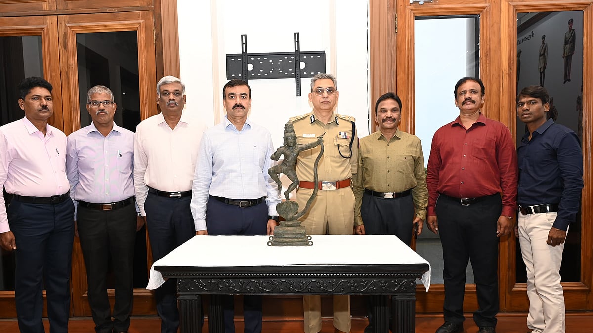 11 ஆம் நூற்றாண்டு சோழர்கால சிலை அமெரிக்காவில் மீட்பு : 16 வருடங்கள் விசாரணை - அசத்தும் தமிழ்நாடு போலிஸ்!