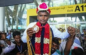 ”அமைச்சர் உதயநிதி ஸ்டாலின் ரூ.7 லட்சம் கொடுத்து உதவினார்” - பாராலிம்பிக் நாயகன் மாரியப்பன் நெகிழ்ச்சி ! 