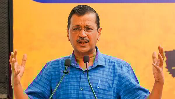 சட்டமன்ற தேர்தல் குறித்த அரவிந்த் கெஜ்ரிவாலின் கோரிக்கை நிராகரிப்பு : டெல்லியின் அடுத்த முதல்வர் யார் ?