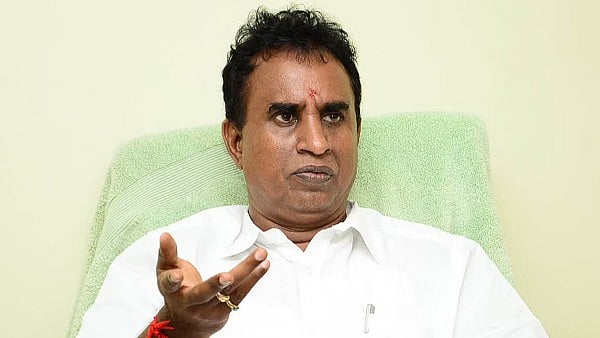 அதிமுக முன்னாள் அமைச்சர் எஸ்.பி வேலுமணி மீது பாய்ந்த ஊழல் வழக்கு - லஞ்ச ஒழிப்புத்துறை அதிரடி !