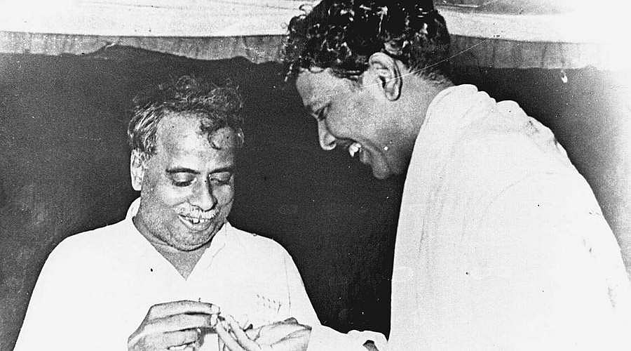 தமிழ்நாட்டை உருவாக்கிய கழகமாக பவள விழா கொண்டாடுகிறது தி.மு.க - வரலாற்றை சொல்லி பாராட்டிய முரசொலி !