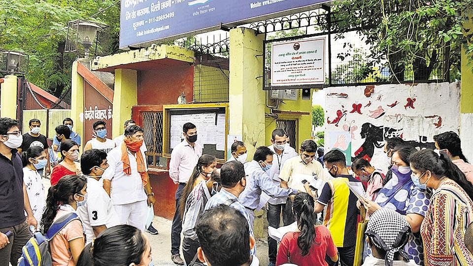 நீட் தேர்வில் புதிய மோசடி அம்பலம் : ஒருவர் கைது - தொடரும் மோசடிகள்!