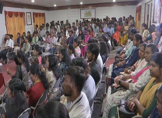 “பெண்களின் வளர்ச்சியில் தமிழ்நாடு முன்னிலை! - பெண்கள் இல்லாமல் யாரும் இல்லை!”: அமைச்சர் கணேசன் பெருமிதம்!