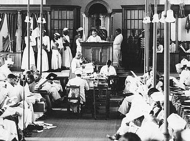 “ஆளுநர்கள் - 100 ஆண்டுகள் பின்னோக்கிச் செல்கின்றனர்!” : பேரவைத் தலைவர் அப்பாவு கண்டனம்!