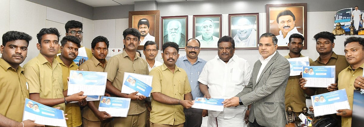 மேம்படுத்தப்பட்ட TNSTC இணையதளம் மற்றும் TNSTC கைபேசி செயலி! : அமைச்சர் சா.சி. சிவசங்கர் தொடங்கி வைத்தார்!