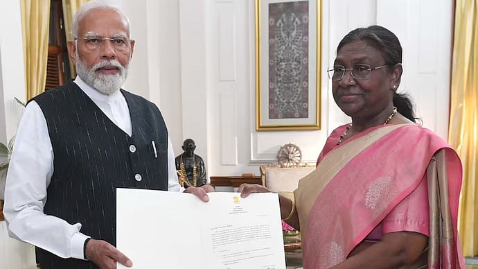 “ஆளுநர்கள் - 100 ஆண்டுகள் பின்னோக்கிச் செல்கின்றனர்!” : பேரவைத் தலைவர் அப்பாவு கண்டனம்!